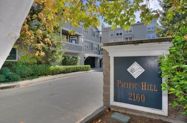 Building Photo - 2160 Santa Cruz Ave