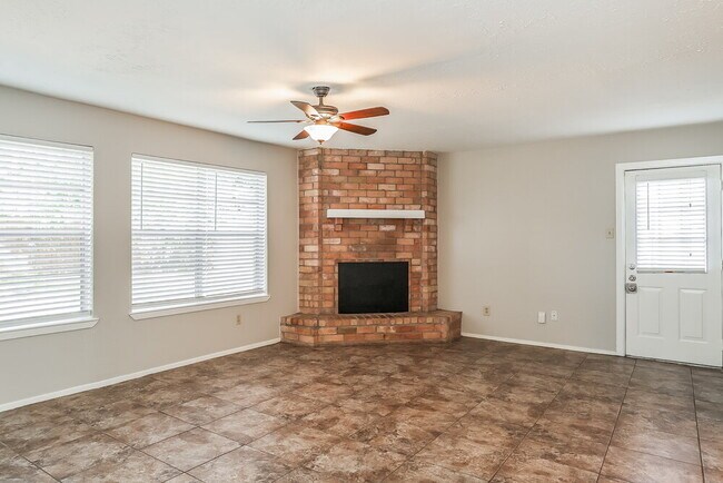 Foto del edificio - 11923 Yeatmah Ln