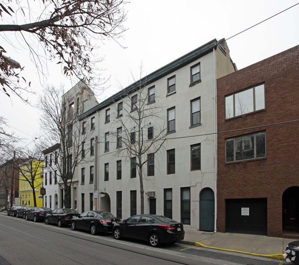 Building Photo - 409-415 S 11th St