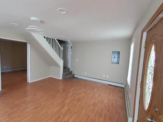 Building Photo - 173 Forest Ave