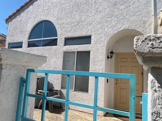 Foto del edificio - Rancho Del Mar Townhome in Central Temecul...