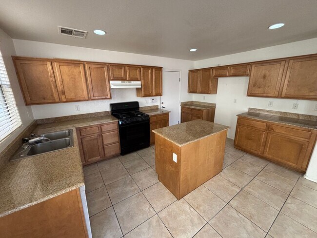 Foto del edificio - Gorgeous 3bed/1bath home!