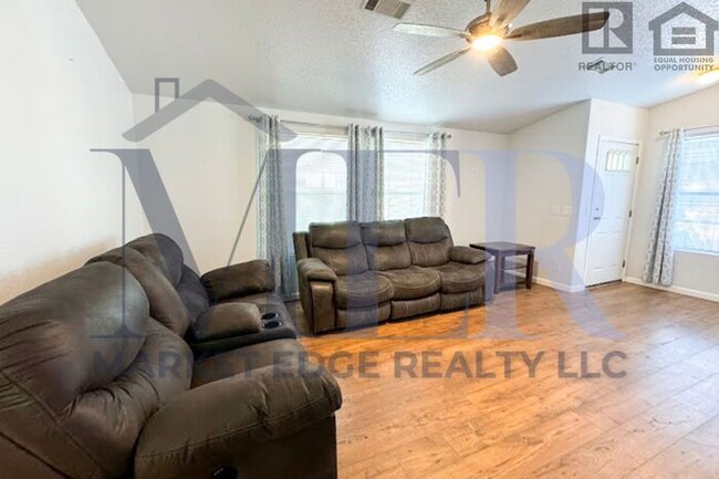 Building Photo - 2Bed/2Bath House at Hawes/Southern! $1499 ...