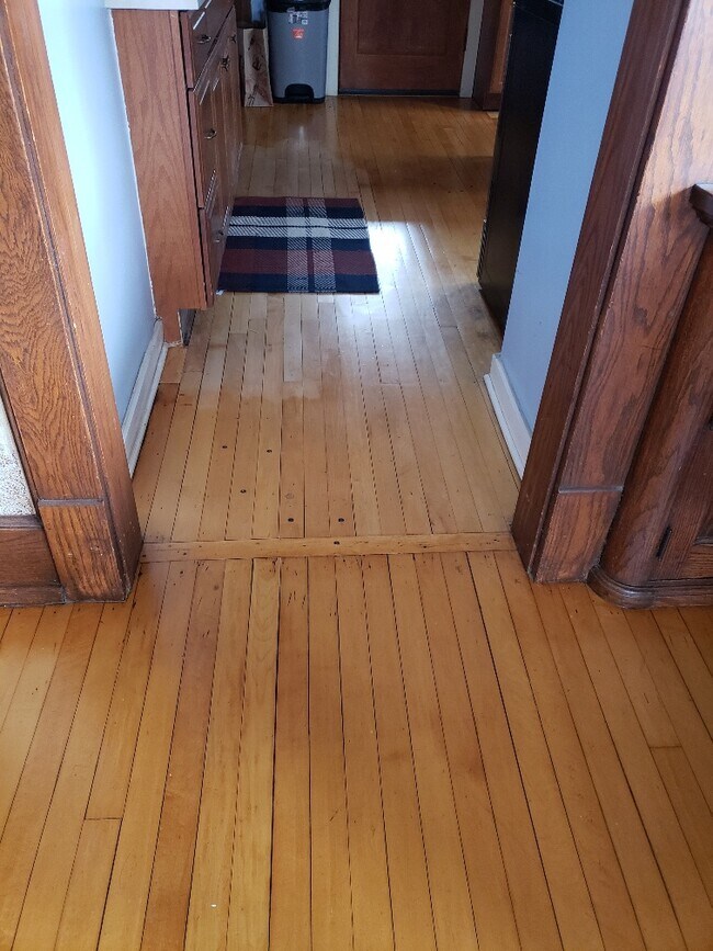 Beautiful hardwood floors - 1630 N Astor St