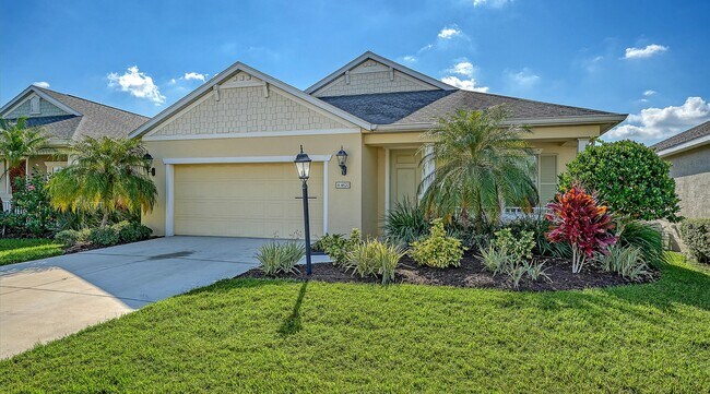 Foto del edificio - Home in Resort-Style Gated Community