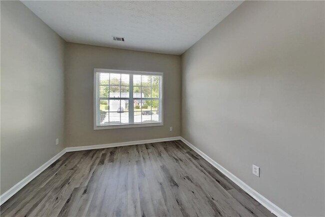Building Photo - 2447 Moultrie Ct