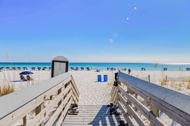 Building Photo - 885 Santa Rosa Blvd