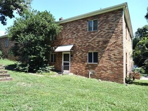 Building Photo - 829 N Jackson St