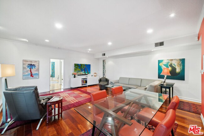 Foto del edificio - 502 San Vicente Blvd