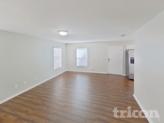 Foto del edificio - 1002 E 108th Ave