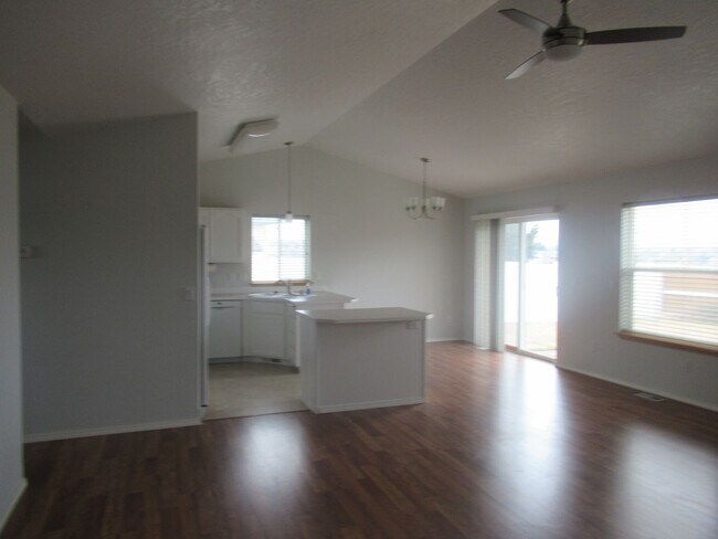 Building Photo - Beautiful home in Fieldstone Post falls