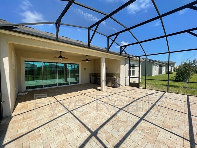 Building Photo - 637 Oxford Chase Dr