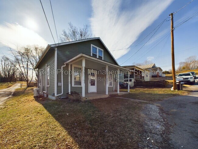 Foto del edificio - 2408 Poplar St