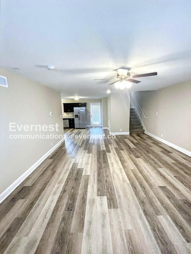 Foto del edificio - 3 Bed, 2.5 Bath Home with Garage / Pet-Fri...