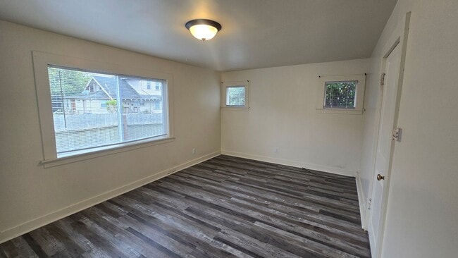 Building Photo - 19 W 14th St