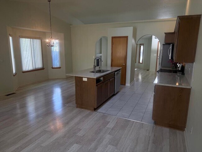 Foto del edificio - Updated Single Level Home in Highly Sought...