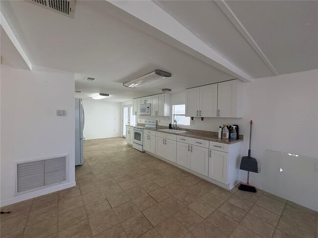 Foto del edificio - 5817 Portsmouth Dr