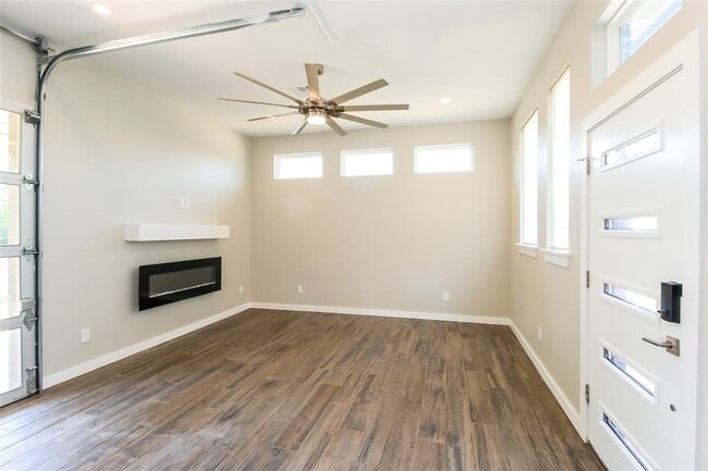 Building Photo - 11319 Paradise Out Ln