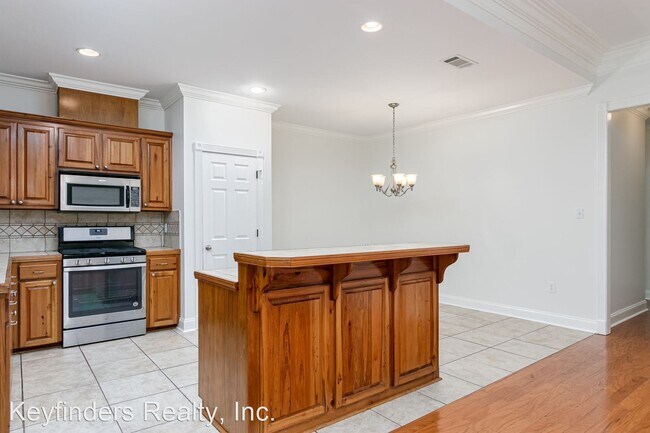 Building Photo - 4 br, 2 bath House - 2129 Springtide Dr.