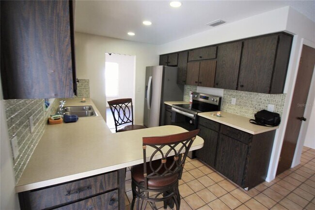 Foto del edificio - 390 Lilac Rd
