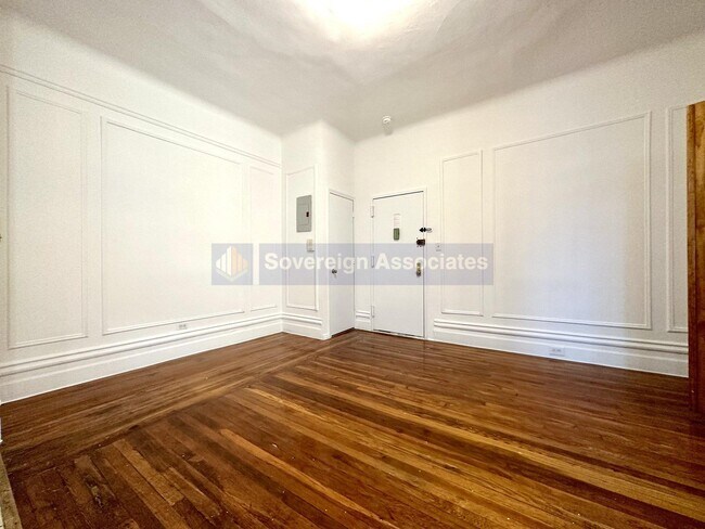 Foto del edificio - 45 Tiemann Place