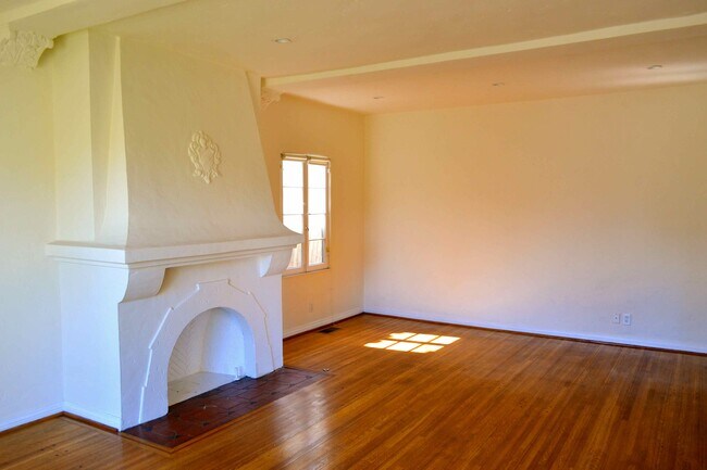 Foto del edificio - 8673 W Olympic Blvd