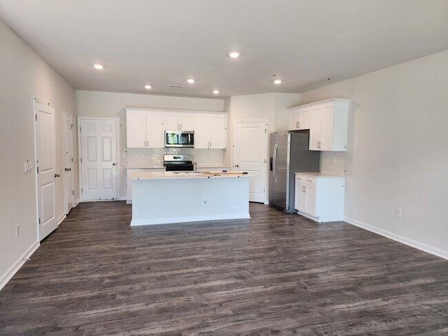 Building Photo - Brand New Beautiful Townhouse for Rent (We...