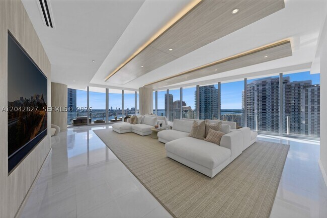 Foto del edificio - 300 Biscayne Blvd