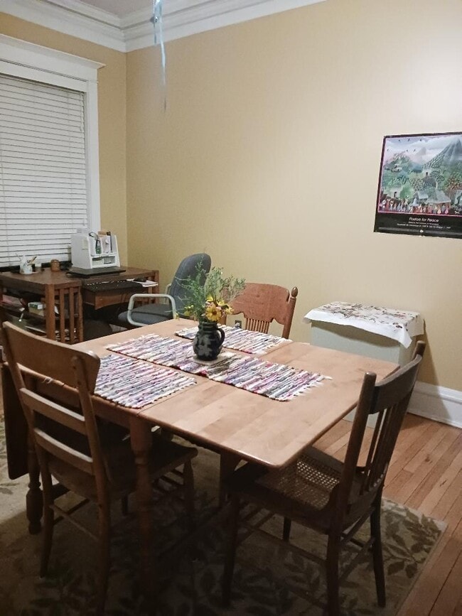 Dining room and work area - 5518 S Cornell Ave