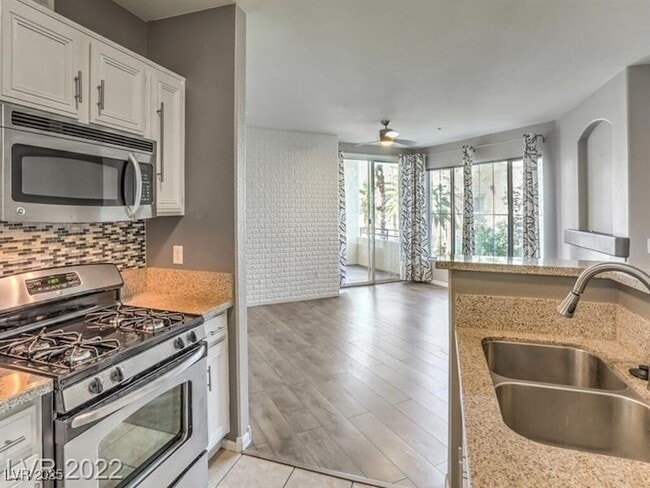 Building Photo - 7119 S Durango Dr