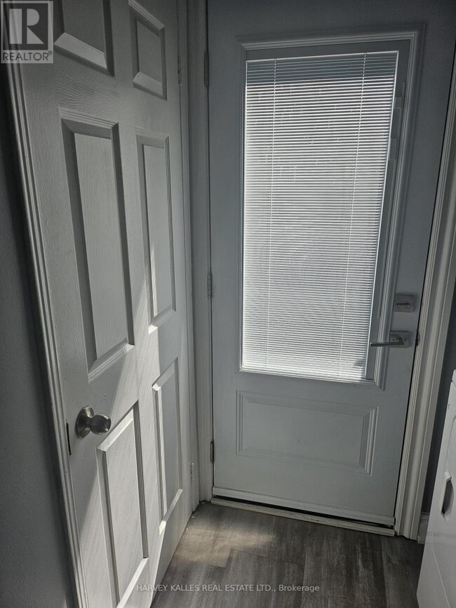 Building Photo - 72 Willowbrook Dr