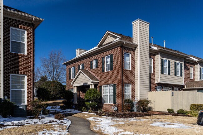 Foto del edificio - Farrcroft at Ridgely Manor