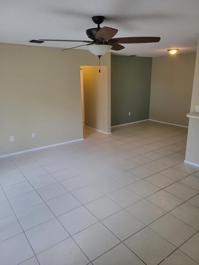 Foto del edificio - 3904 NW Cinnamon Tree Cir