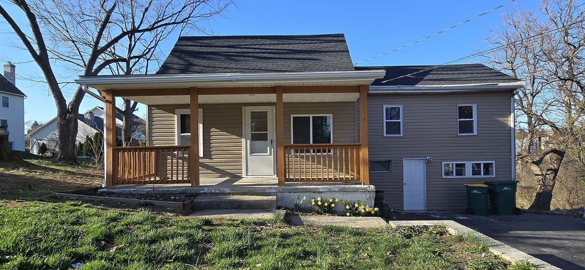 Foto principal - 3810 Golfview Dr