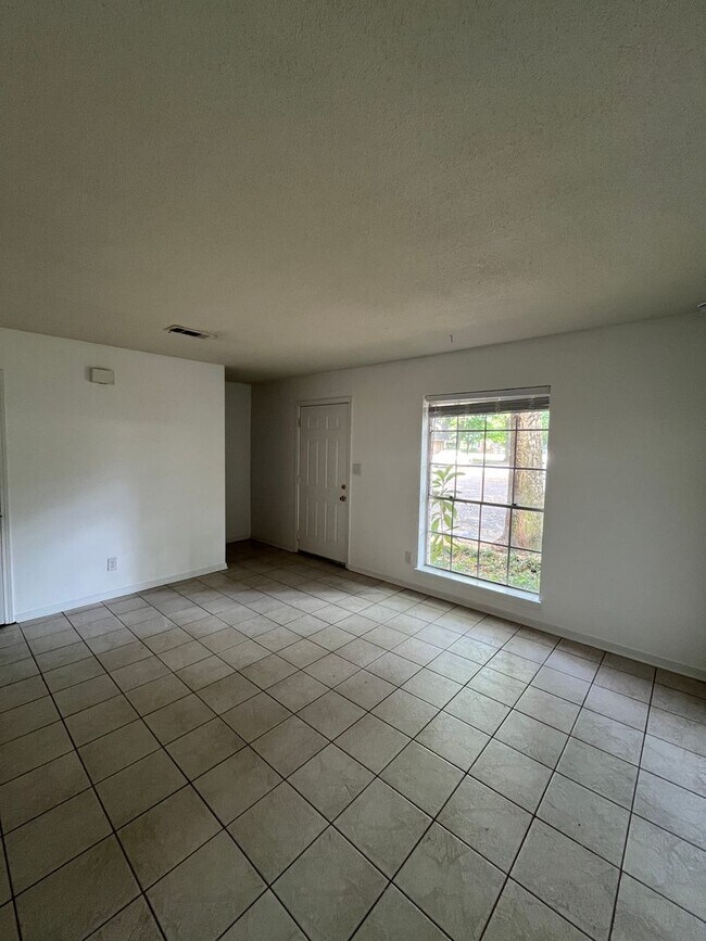 Foto del edificio - 3693 E Olive Rd