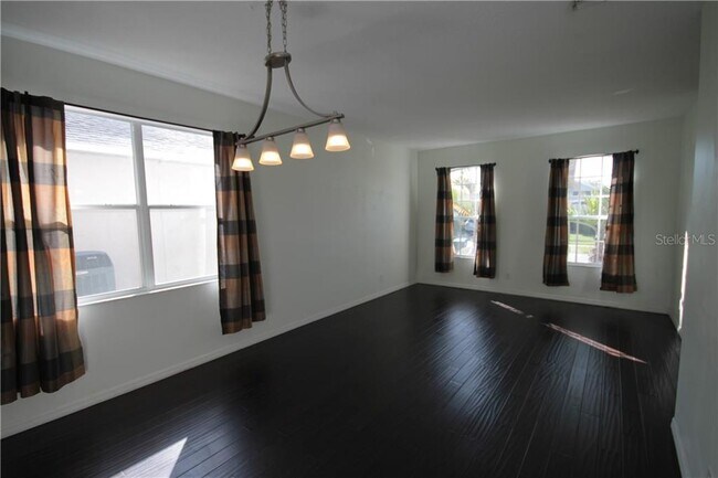 Foto del edificio - 14517 Lisalynne Ct