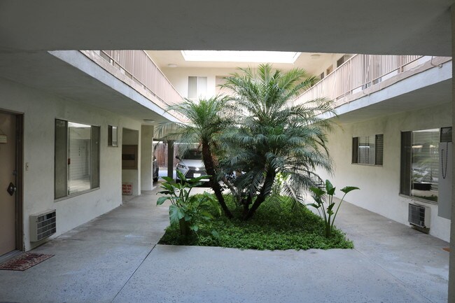 Foto del edificio - 1041 S Corning St