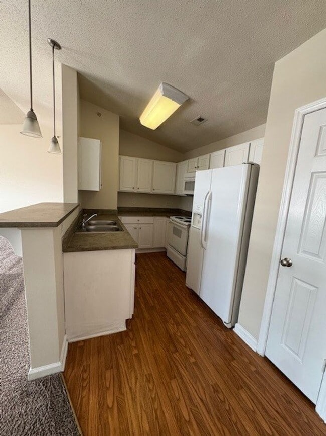 Building Photo - 1620 Cherry Blossom Ln