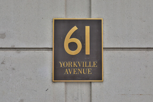 Photo du bâtiment - 61 Yorkville Ave