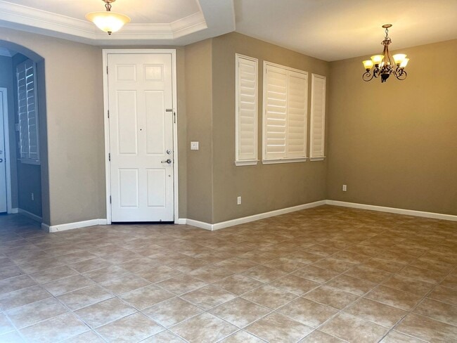 Building Photo - COMING SOON!!! Splendid 6 bdrm/4 bath home!!!