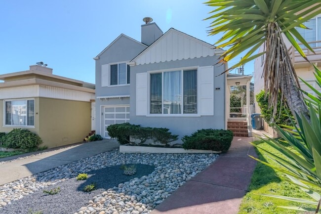 Building Photo - 35 Fairlawn Ave