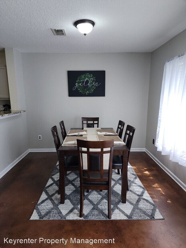 Building Photo - 3 br, 2.5 bath House - 1635 Vineland Cir U...