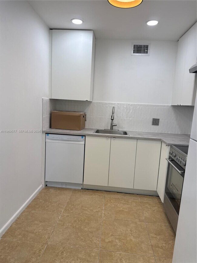 Foto del edificio - 13255 SW 9th Ct