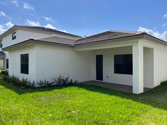 Building Photo - 4321 SW 173rd Ave