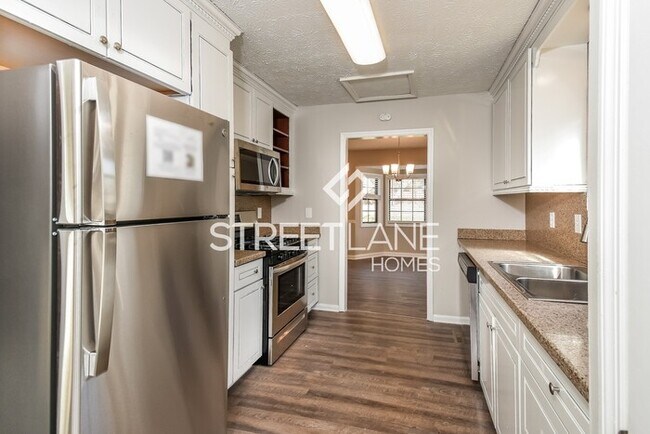 Foto del edificio - REDUCED-Now offering first full month FREE!