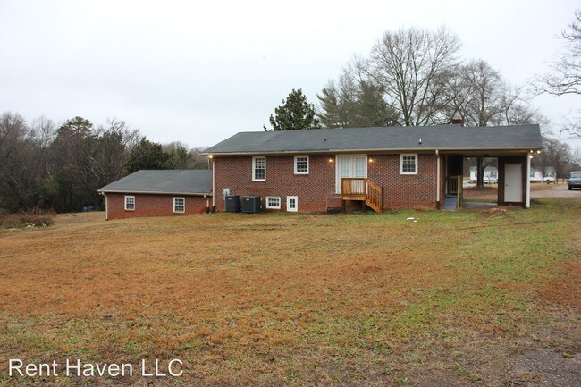 Building Photo - 3 br, 2.5 bath House - 409 Laurel Drive