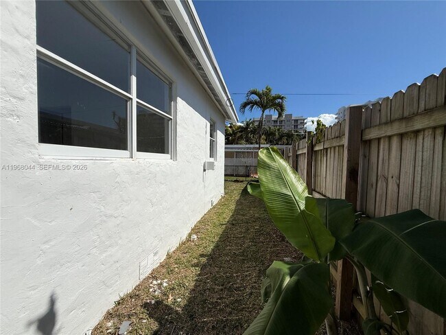 Foto del edificio - 2801 SW 26th St