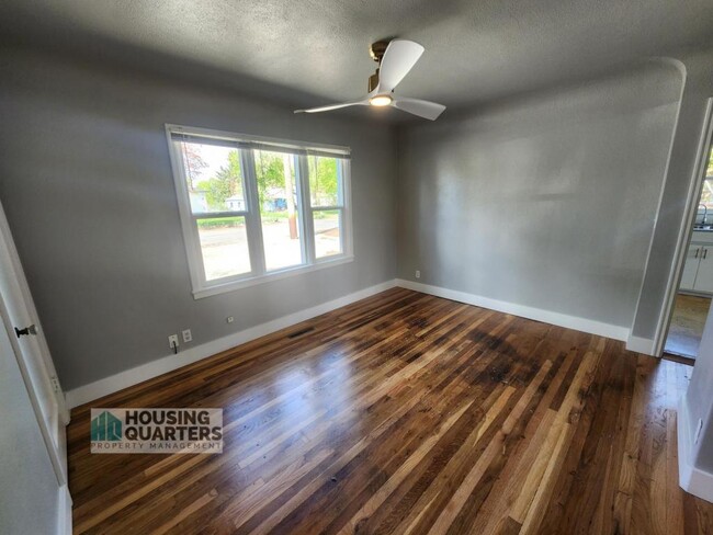Foto del edificio - 8802 E Valleyway Ave