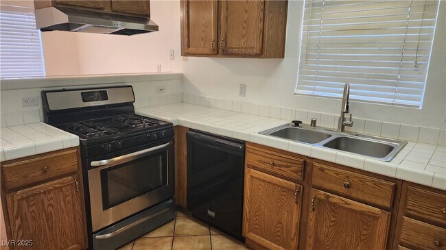 Foto del edificio - 5429 Cove Point Dr