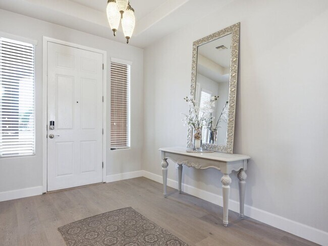 Foto del edificio - Spacious Cul-de-Sac Living with Modern Comforts & Community Perks